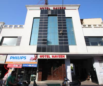 https://imgcld.yatra.com/ytimages/image/upload/t_hotel_yatra_city_desktop/v1415886085/Domestic Hotels/Hotels_Meerut/Hotel Naveen Deluxe/Overview.jpg